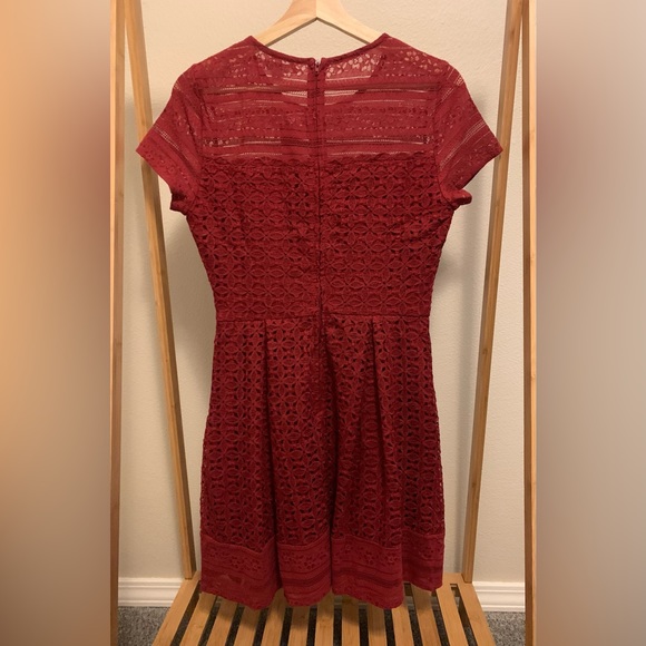 Beautiful Red Lace Detailed Fit & Flare Cocktail Dress NWT S - Picture 4 of 4